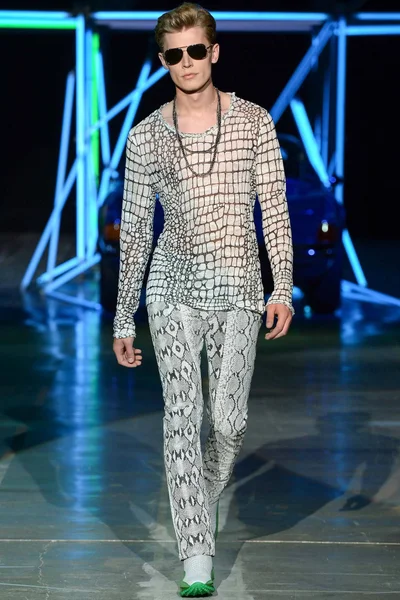 Look 29